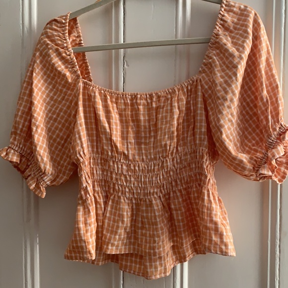 Orange and white crop top with balloon sleeves. - Picture 6 of 6
